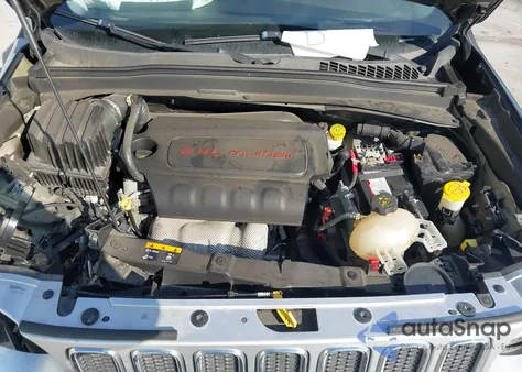 2017 Jeep Renegade Limited 4X4 из США, поврежденный, VIN ZACCJBDB0HPF09965